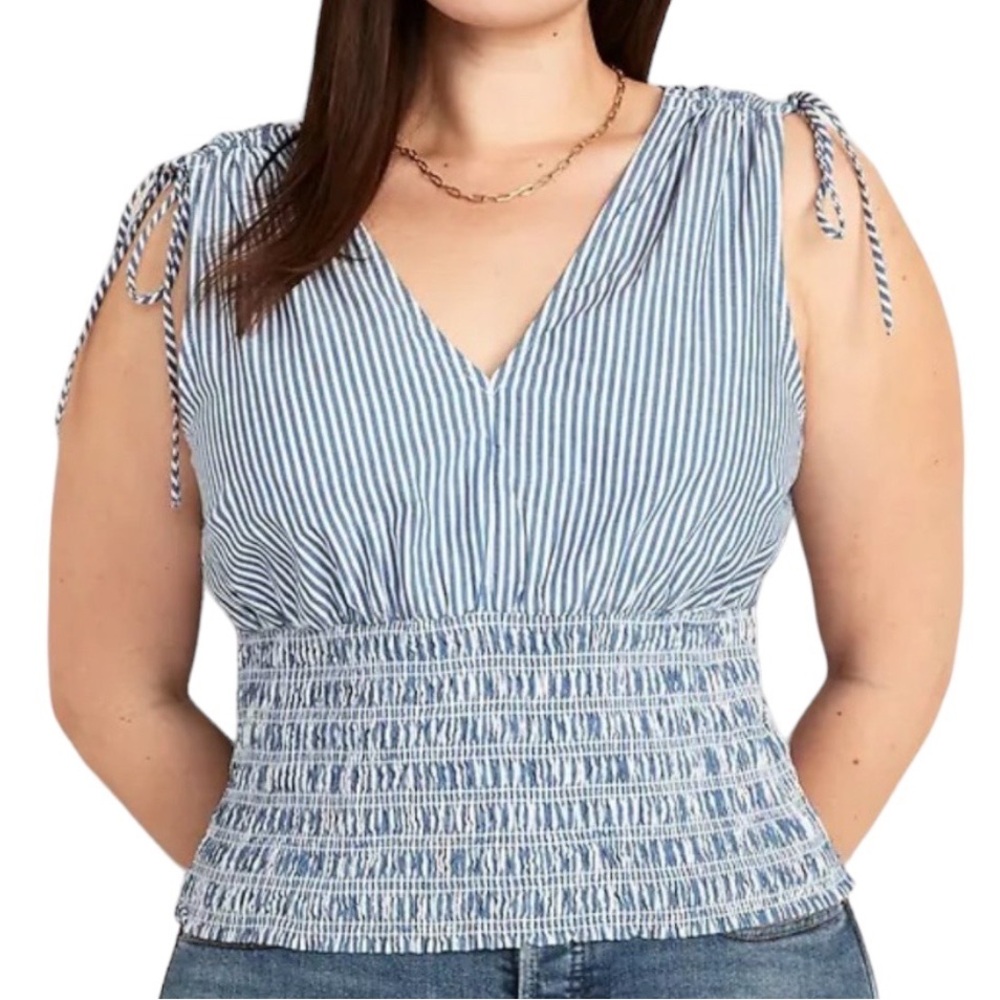 Old Navy Sleeveless Ruched Waist Top
